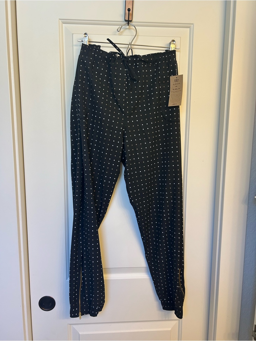 NWT Albion Fit Dotty Jetsetter Joggers 🖤